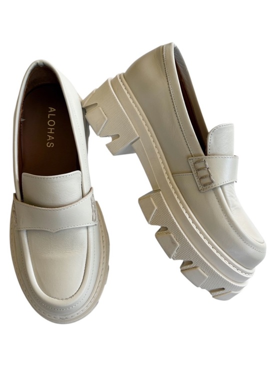 ALOHAS Shoes - EUC ALOHAS Leather Trailblazer Platform Loafers Cream Size 6.5